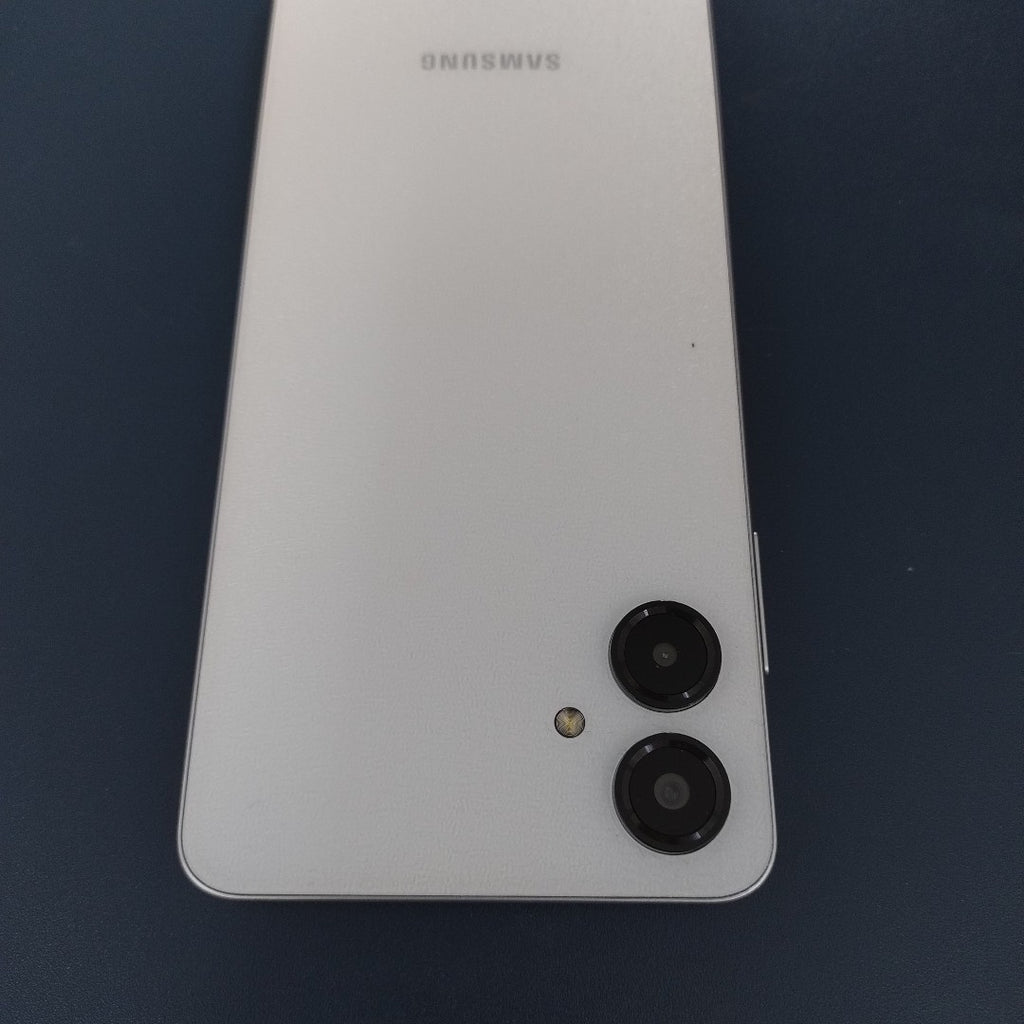 CELULAR SAMSUNG GALAXY A06 SM-A065M (2024) 64 GB 4 GB RAM (SEMINUEVO)