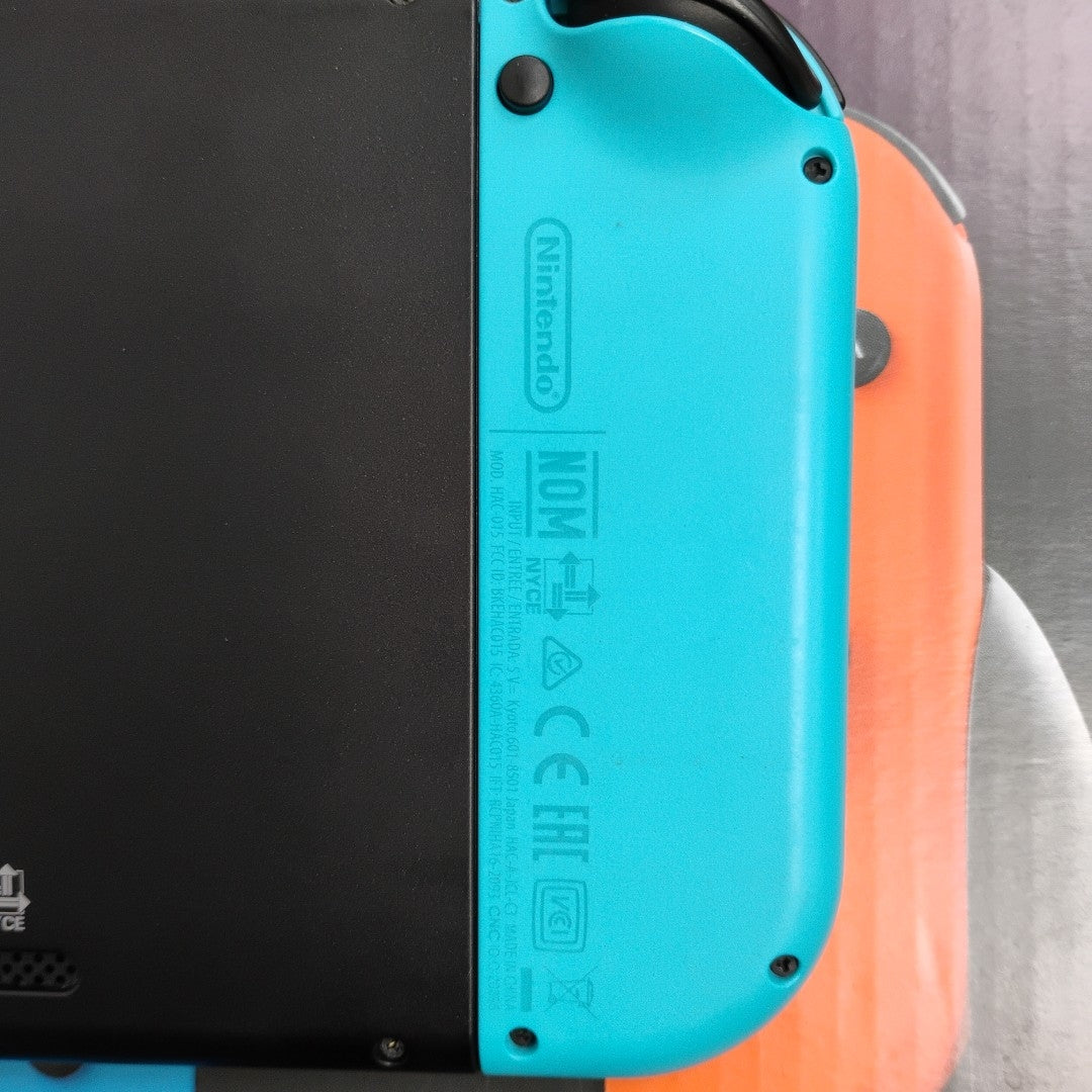 CONSOLA DE VIDEOJUEGO NINTENDO SWITCH 1.1 32 GB (SEMINUEVO)