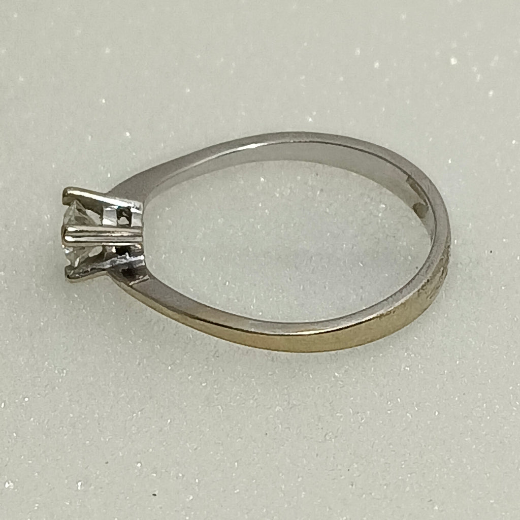 ANILLITO. ORO. 18 K 2 GRMS (SEMINUEVO)