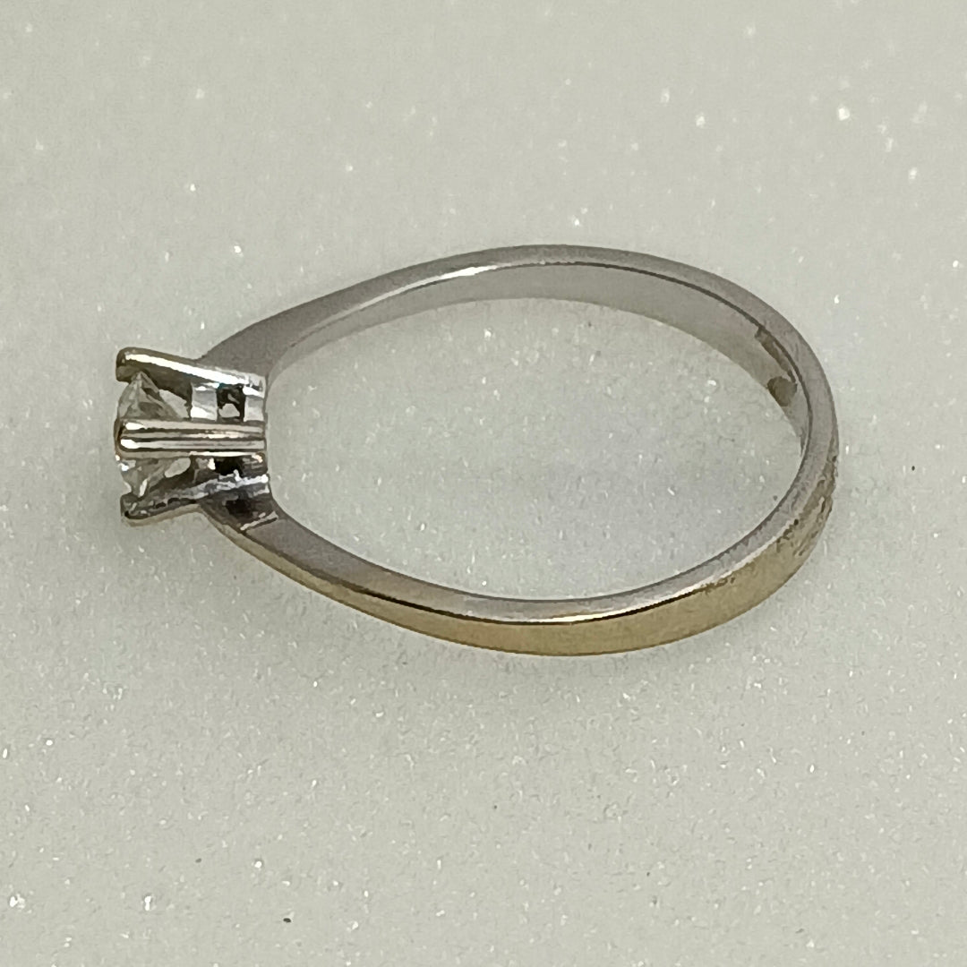 ANILLITO. ORO. 18 K 2 GRMS (SEMINUEVO)
