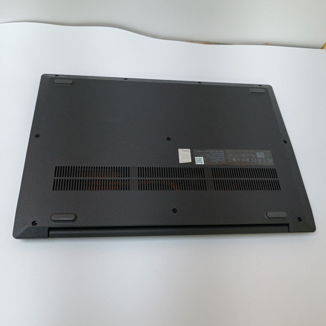 LAPTOP LENOVO V15-IGL (2022) 256 GB SSD 8 GB RAM (SEMINUEVO)