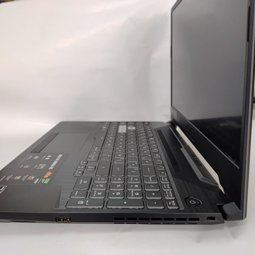LAPTOP ASUS TUF GAMING A15 FA506NF-HN030W (2024) 512 GB SSD 8 GB RAM (SEMINUEVO)