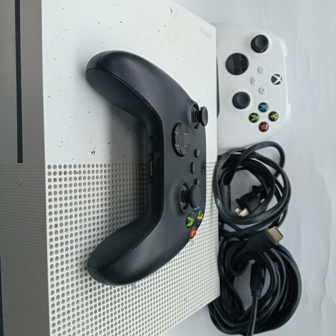 CONSOLA DE VIDEOJUEGO MICROSOFT XBOX ONE S 500 GB  (SEMINUEVO)