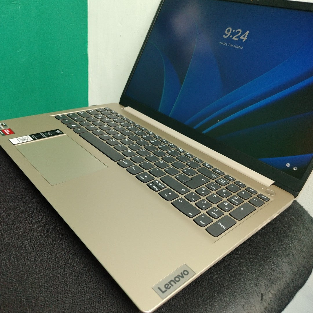 LAPTOP LENOVO IDEAPAD 1 15ALC7 (2024) 512 GB SSD 16 GB RAM (SEMINUEVO)