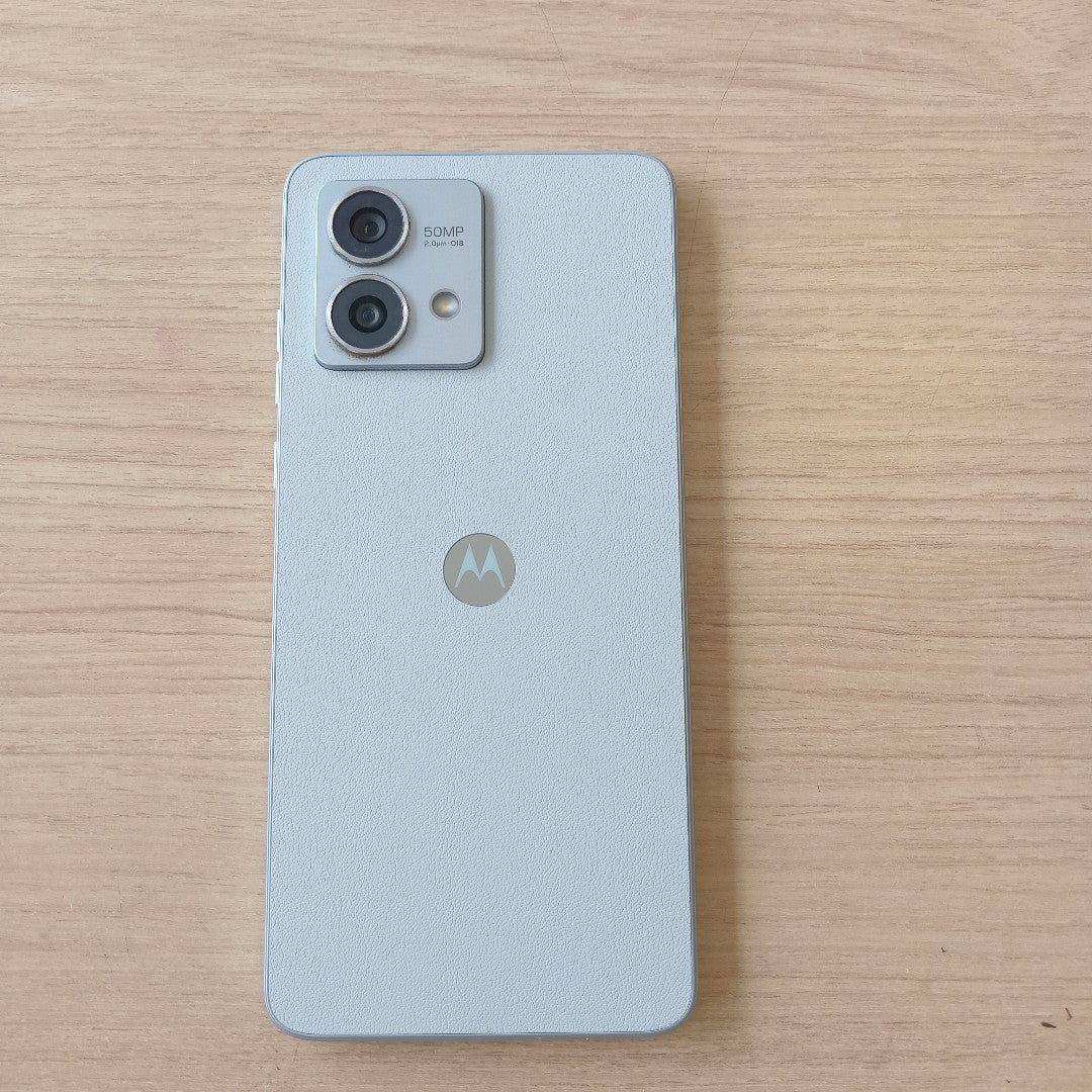 CELULAR MOTOROLA MOTO G84 XT2347-1 (2023) 256 GB 8 GB RAM (SEMINUEVO)