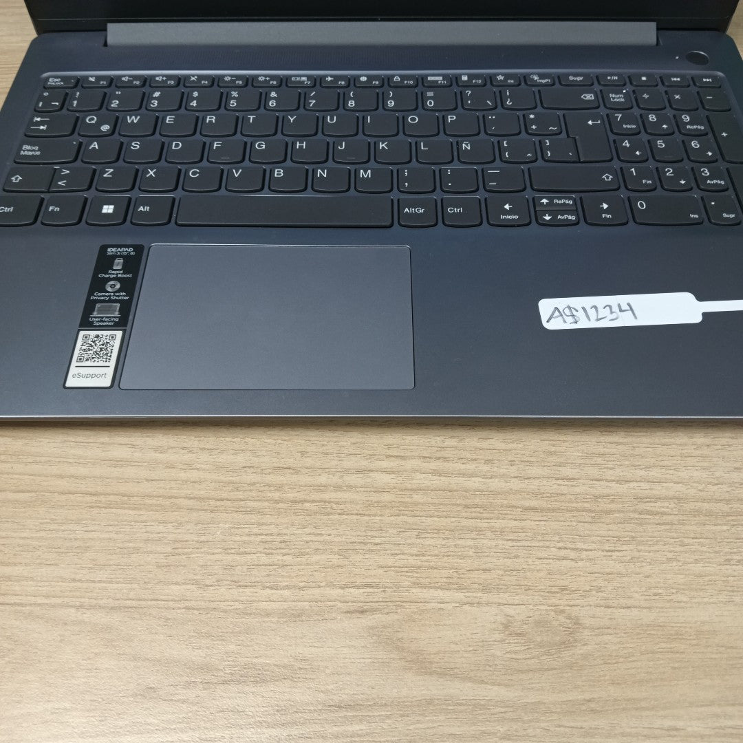 LAPTOP LENOVO IDEAPAD SLIM 3 15IAN8 (2024) 512 GB SSD 8 GB RAM (SEMINUEVO)