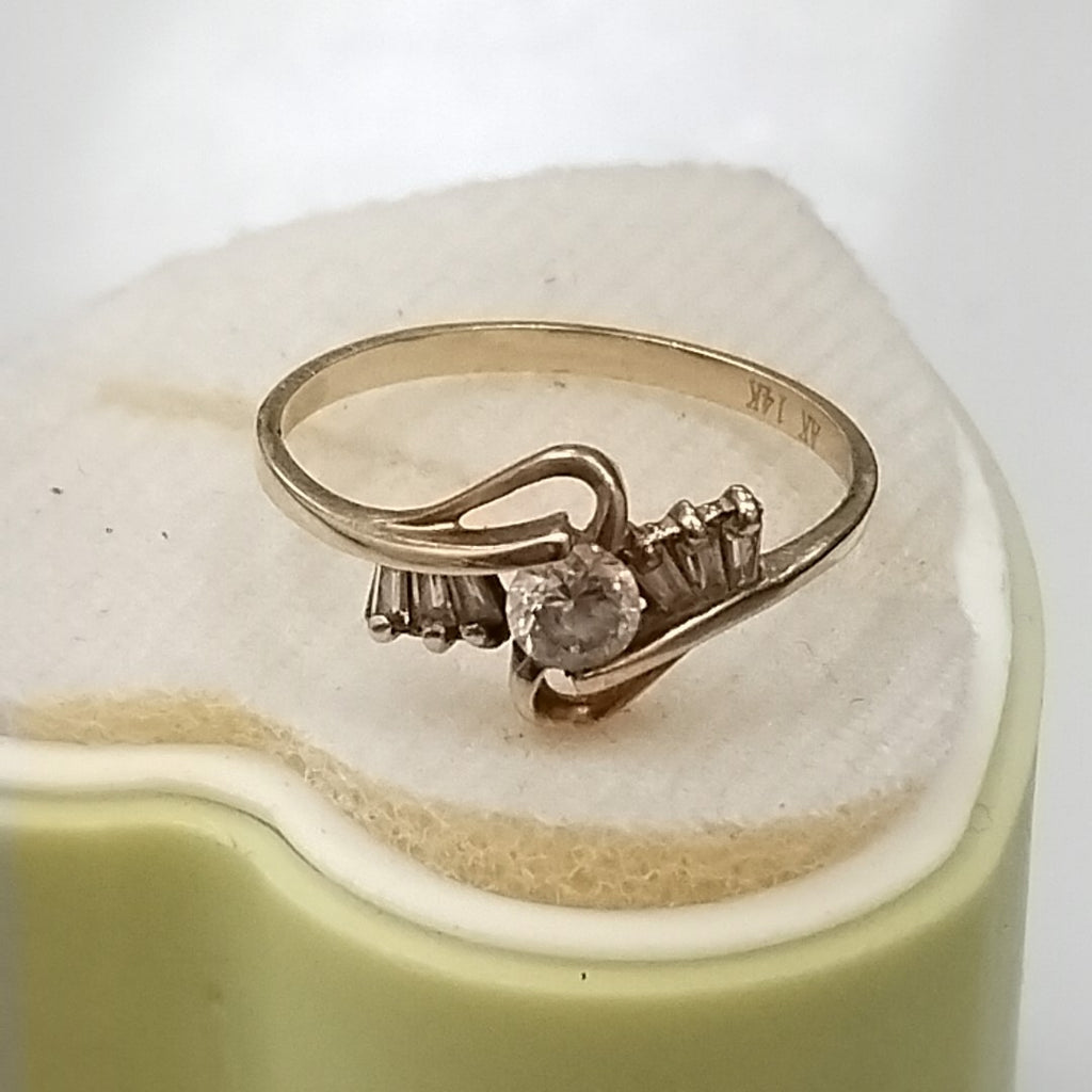 ANILLITO. ORO. 14 K 1.4 GRMS (SEMINUEVO)