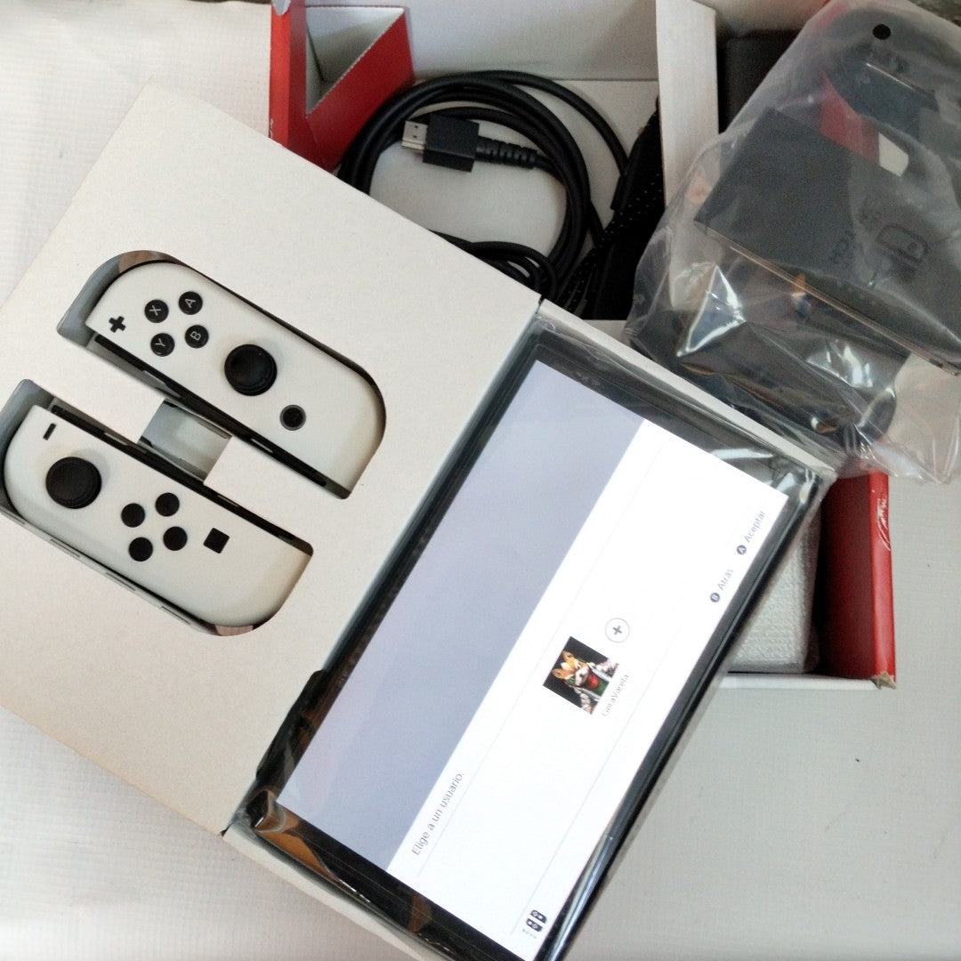 CONSOLA DE VIDEOJUEGO NINTENDO SWITCH OLED 64 GB (SEMINUEVO)