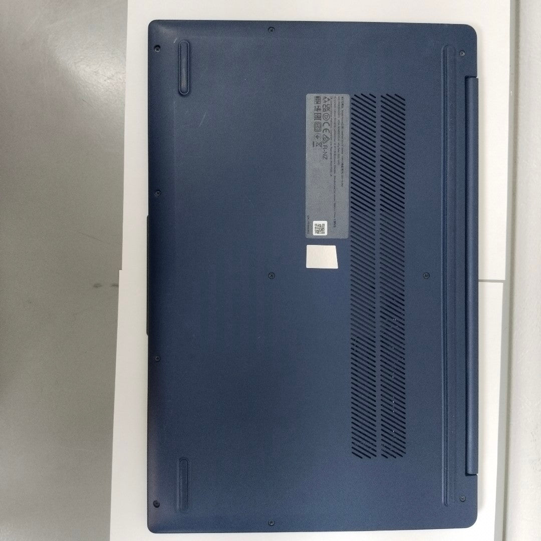 LAPTOP LENOVO IDEAPAD SLIM 3 15IAN8 (2023) 256 GB SSD 8 GB RAM (SEMINUEVO)