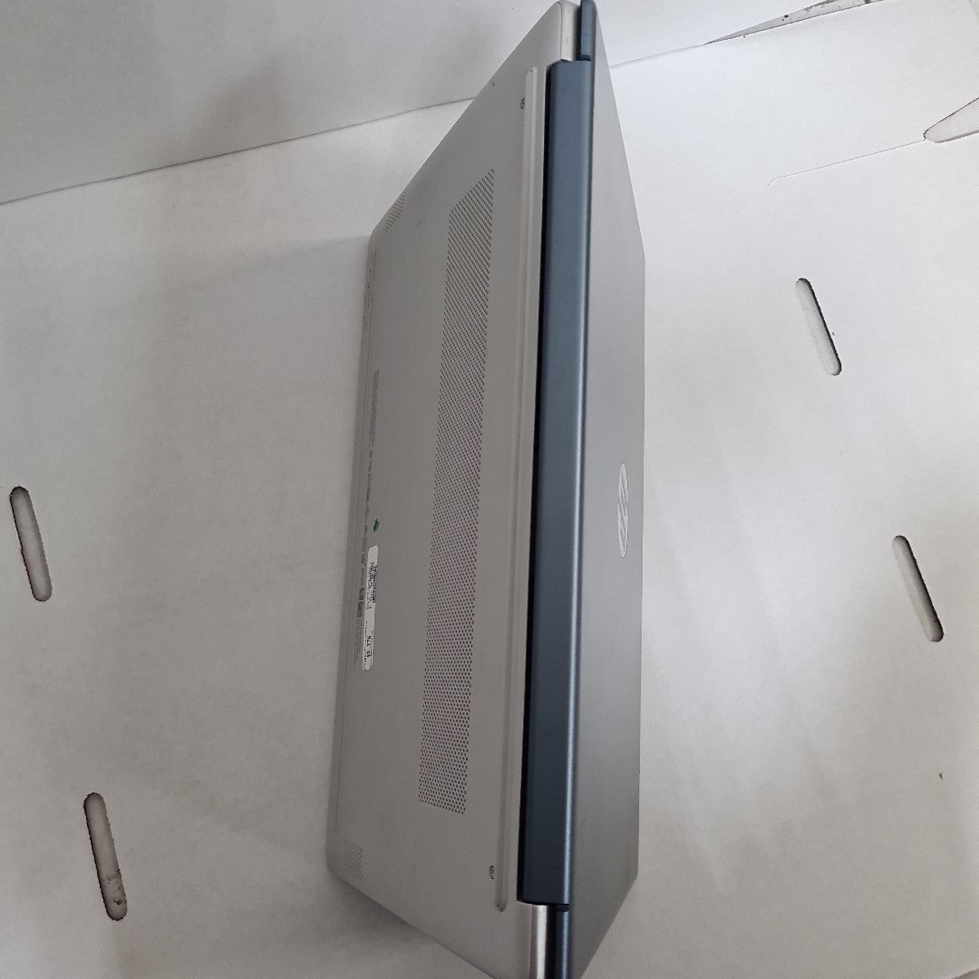 LAPTOP HP 15-FD0026LA (2024) 512 GB SSD 8 GB RAM (SEMINUEVO)