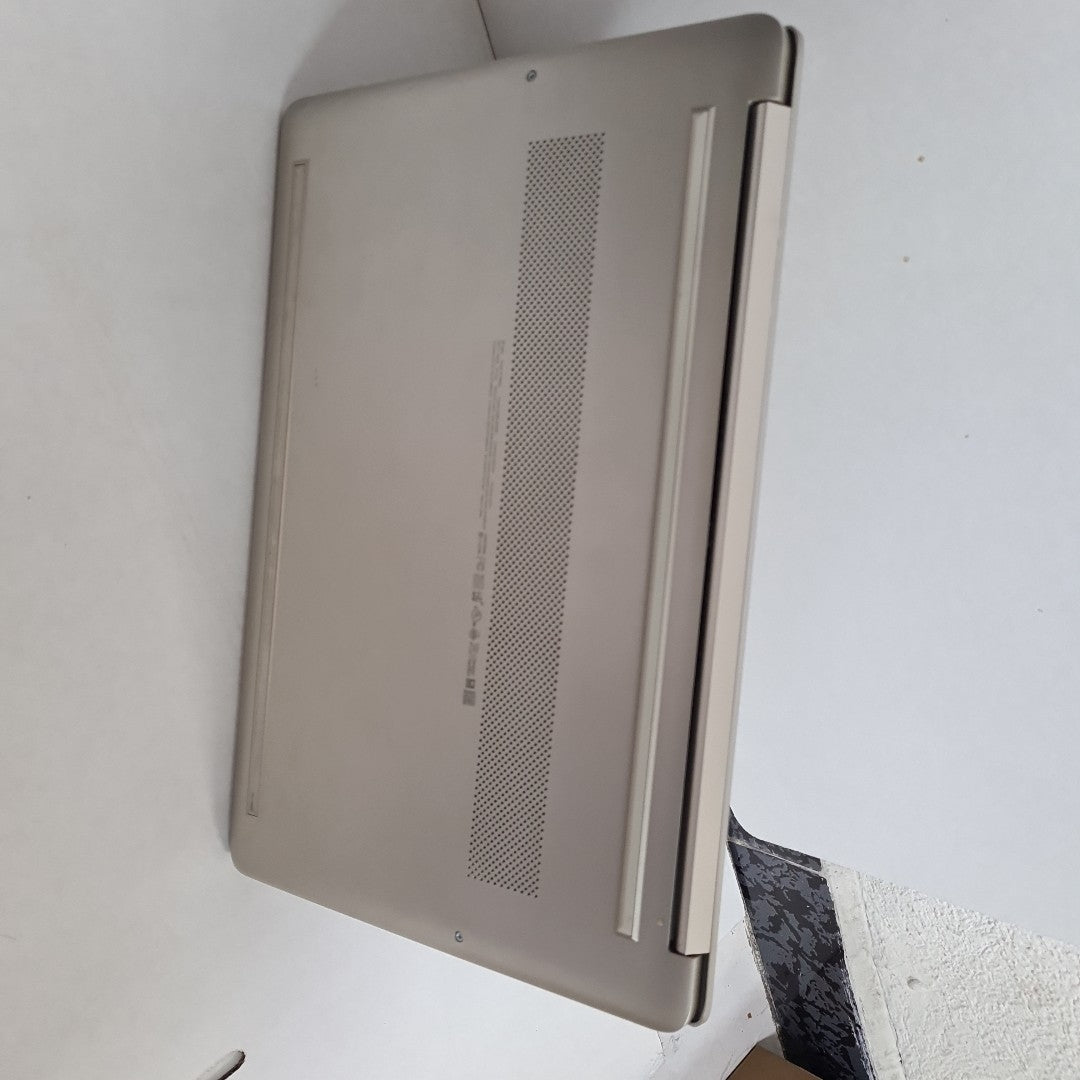LAPTOP HP 15-EF2502LA (2022) 256 GB SSD 8 GB RAM (SEMINUEVO)
