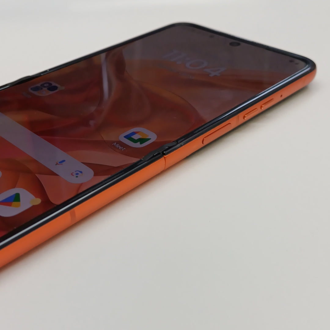 CELULAR MOTOROLA RAZR 50 5G XT2453-1 512 GB 12 GB RAM (SEMINUEVO)