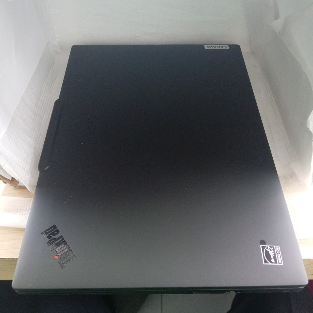 LAPTOP LENOVO THINKPAD T14 GEN 4 (2024) 512 GB SSD 16 GB RAM (SEMINUEVO)