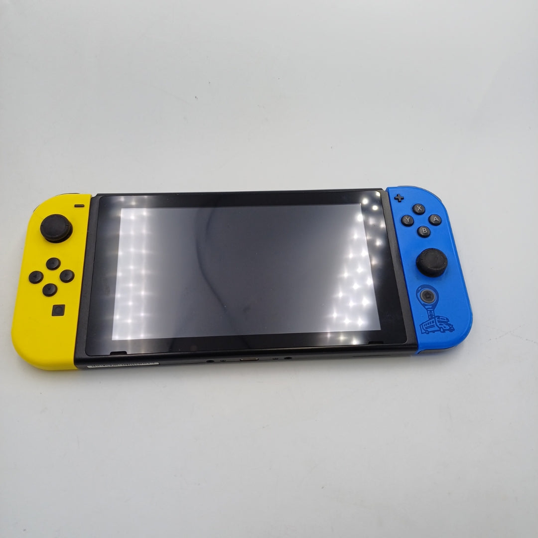 CONSOLA DE VIDEOJUEGO NINTENDO SWITCH 1.1 32 GB (SEMINUEVO)