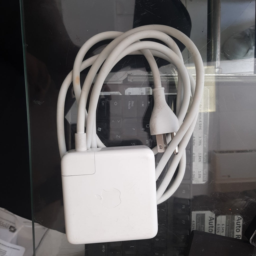 LAPTOP APPLE MACBOOK PRO 14" 2021 3.2 A2442 (10 CPU/16 GPU) 1 TB SSD 16 GB RAM (SEMINUEVO)