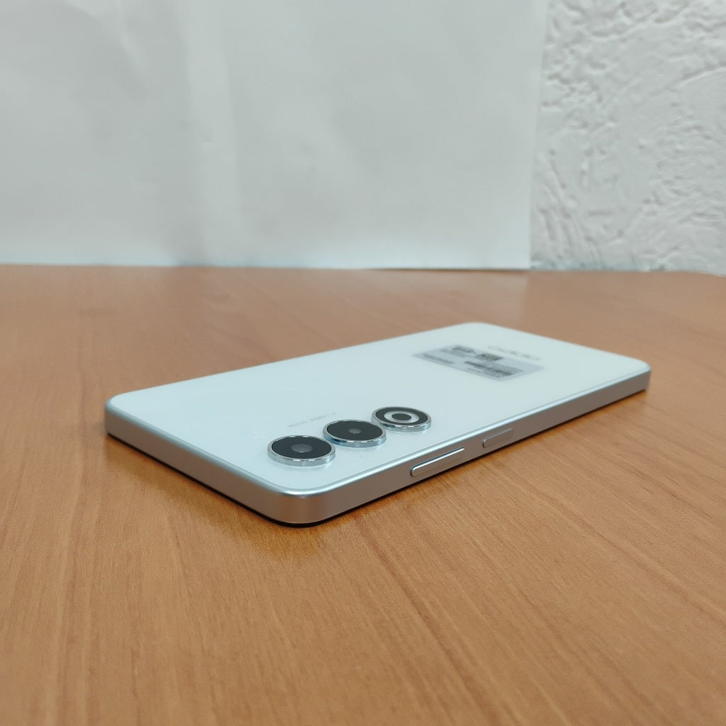 CELULAR OPPO  A5 CPH2727 (2025) 256 GB 4 GB RAM (SEMINUEVO)