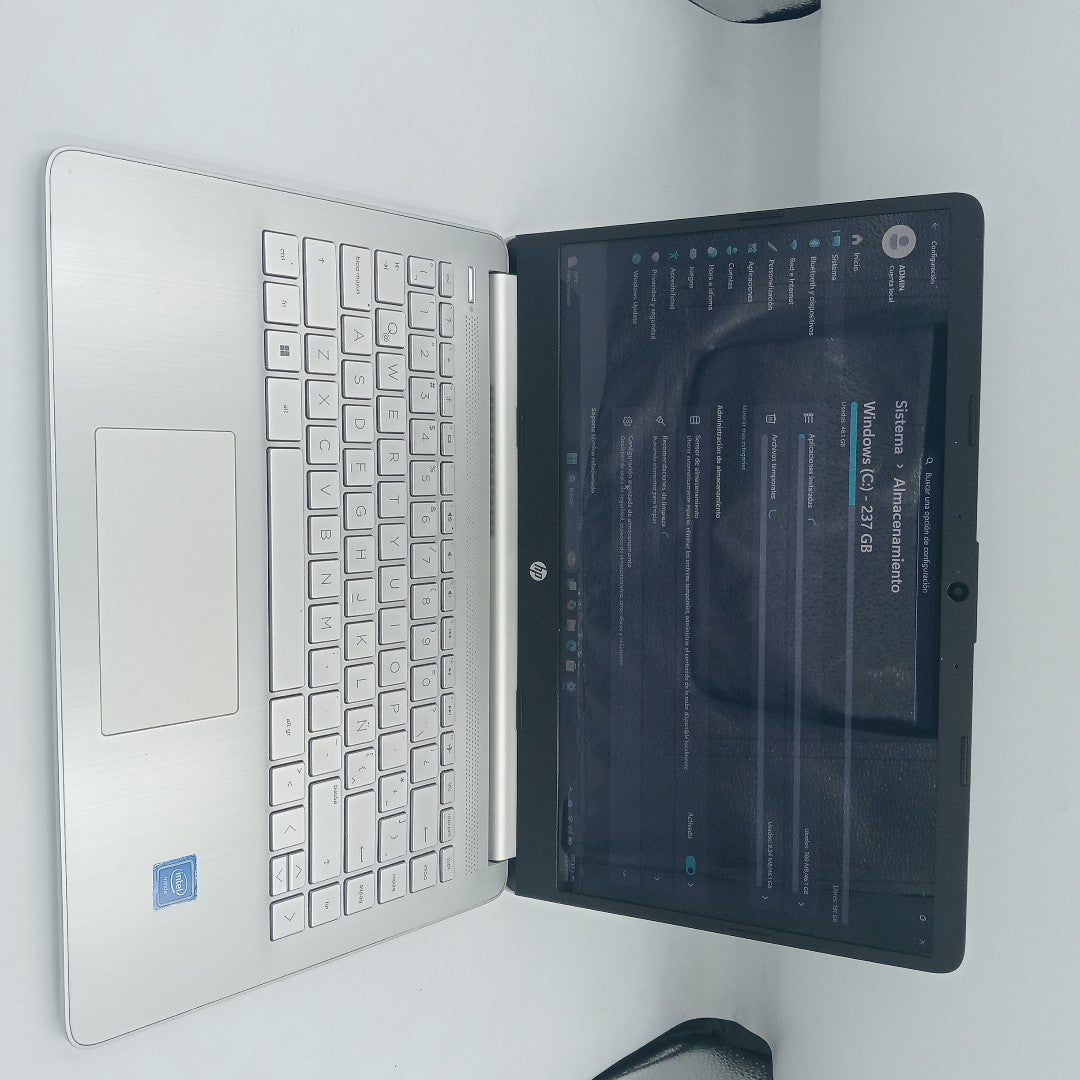 LAPTOP HP 14-DQ0527LA (2023) 256 GB SSD 8 GB RAM (SEMINUEVO)
