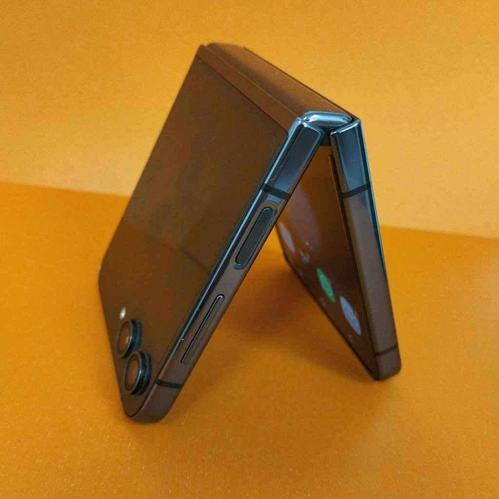 CELULAR SAMSUNG GALAXY Z FLIP 5 SM-F731B (2023) 512 GB 8 GB RAM (SEMINUEVO)