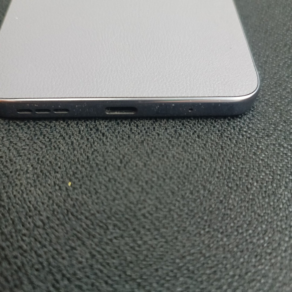 CELULAR MOTOROLA MOTO G15 XT2521-2 (2025) 256 GB 4 GB RAM (SEMINUEVO)