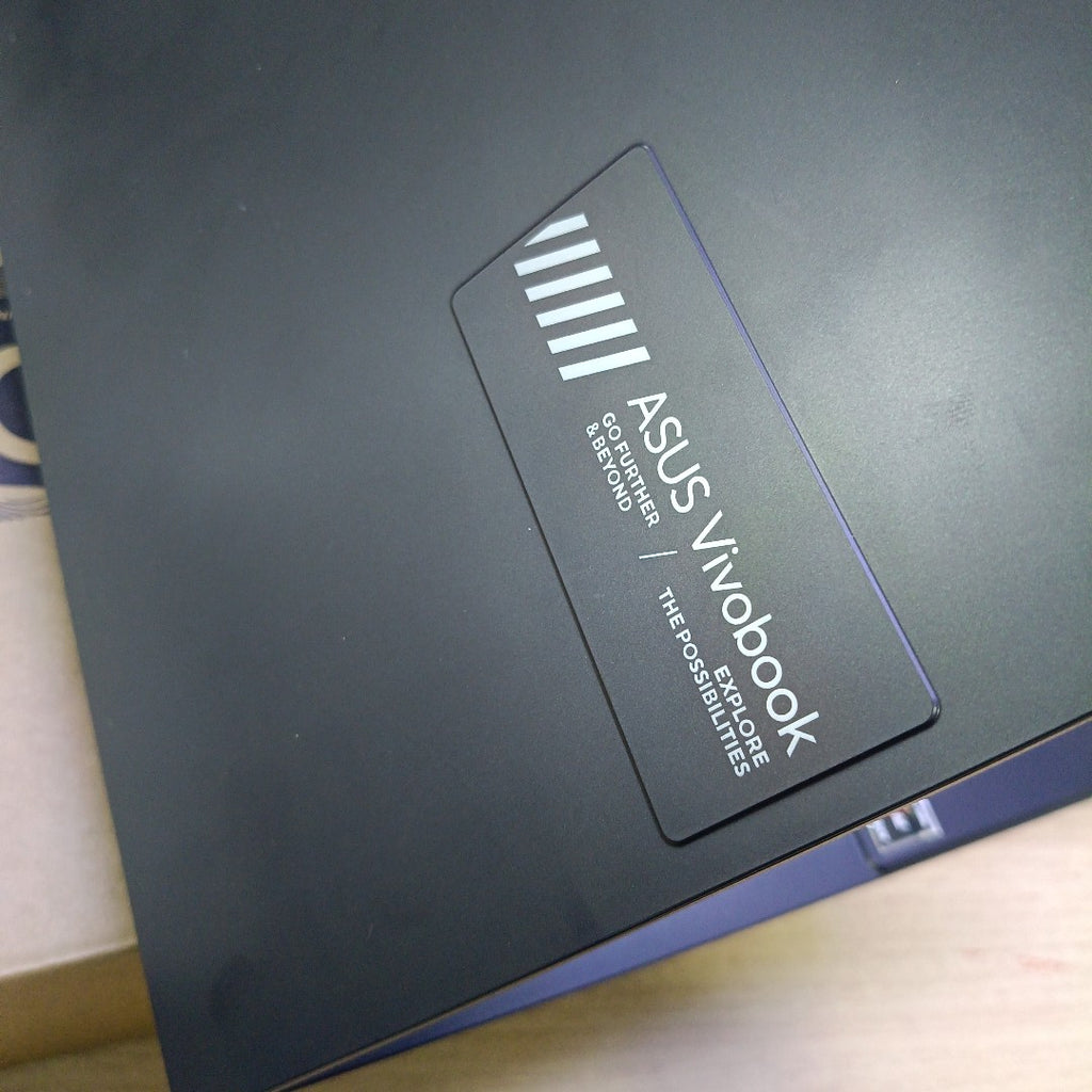 LAPTOP ASUS VIVOBOOK GO 14 E1404FA-NK341W (2024) 512 GB SSD 8 GB RAM (SEMINUEVO)