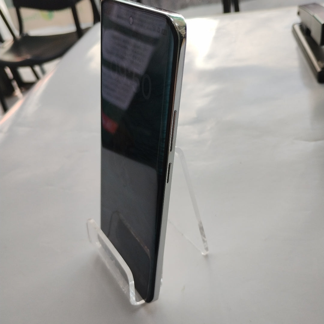 CELULAR OPPO   RENO12 5G CPH2625 (2024) 512 GB 12 GB RAM