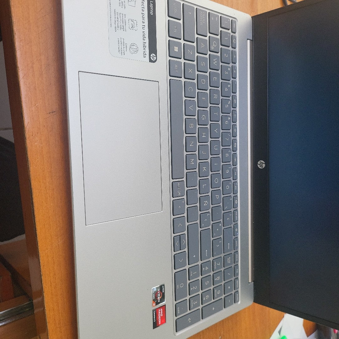 LAPTOP HP 15-FC0043LA (2024) 512 GB SSD 8 GB RAM