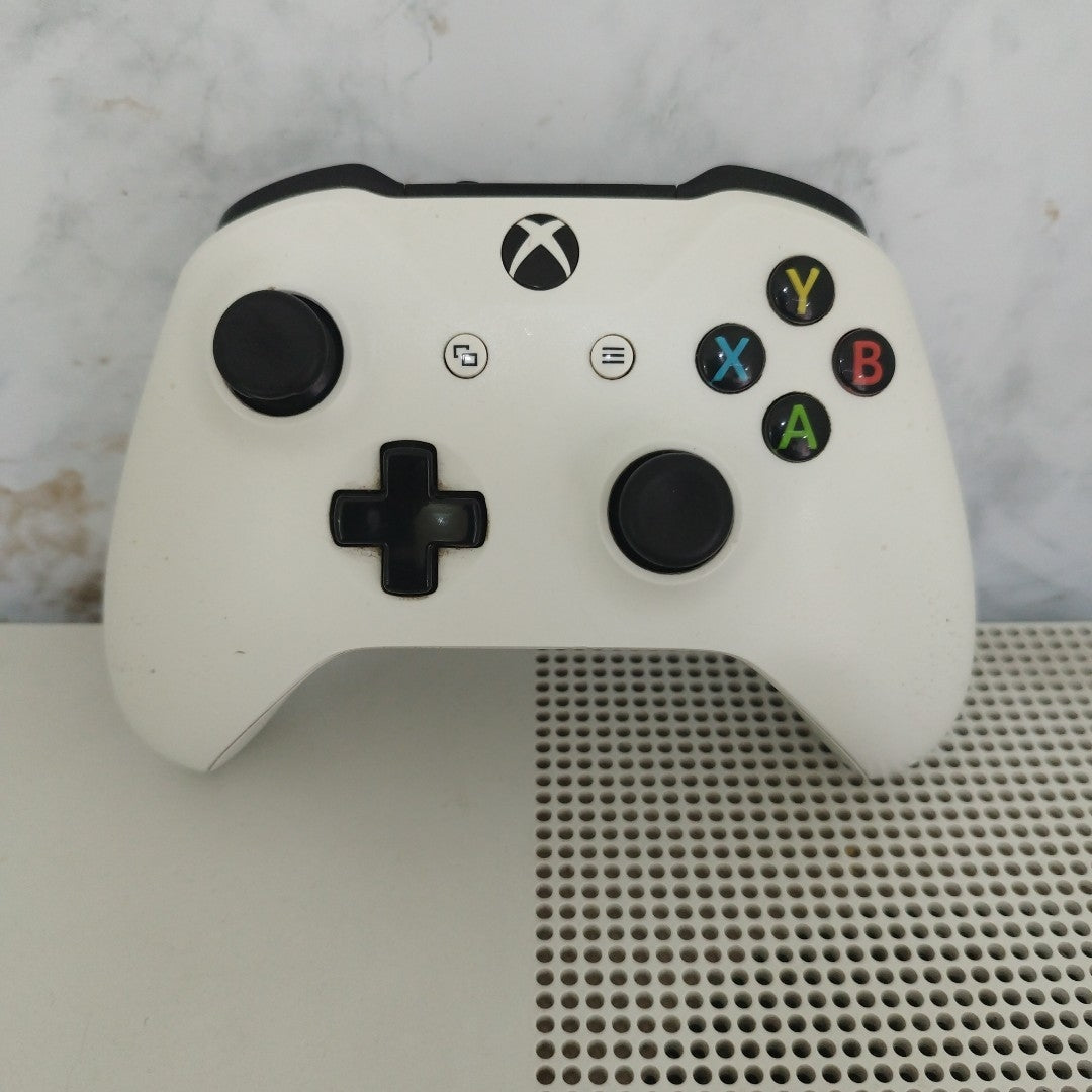 CONSOLA DE VIDEOJUEGO MICROSOFT XBOX ONE S 1 TB (SEMINUEVO)