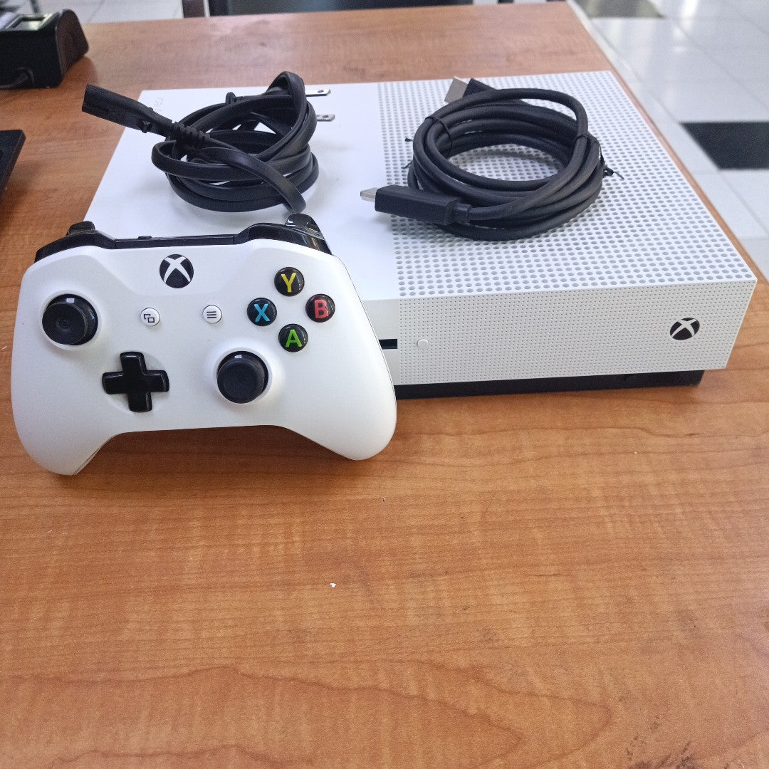 CONSOLA DE VIDEOJUEGO MICROSOFT XBOX ONE S 1 TB (SEMINUEVO)
