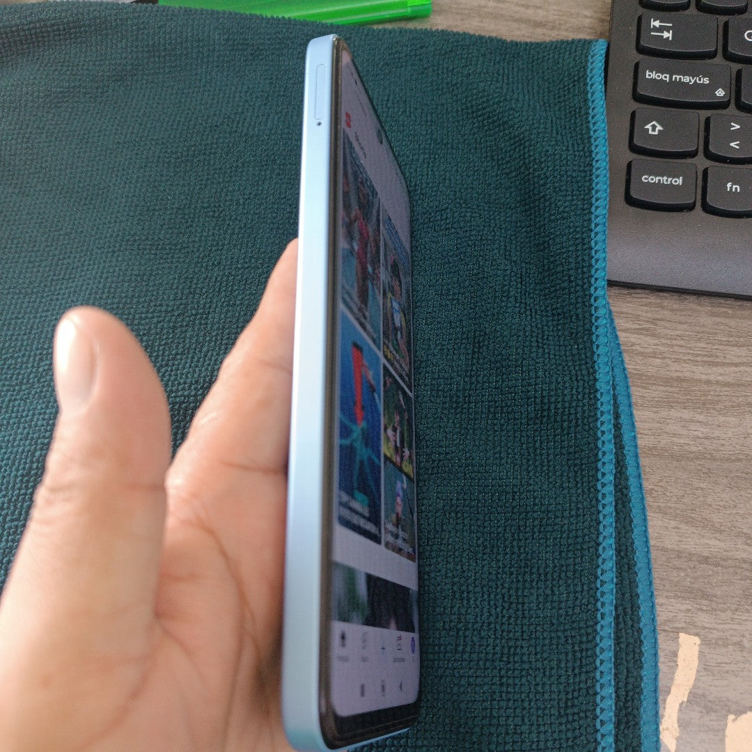 CELULAR XIAOMI REDMI 12 23053RN02L 256 GB 8 GB RAM (SEMINUEVO)