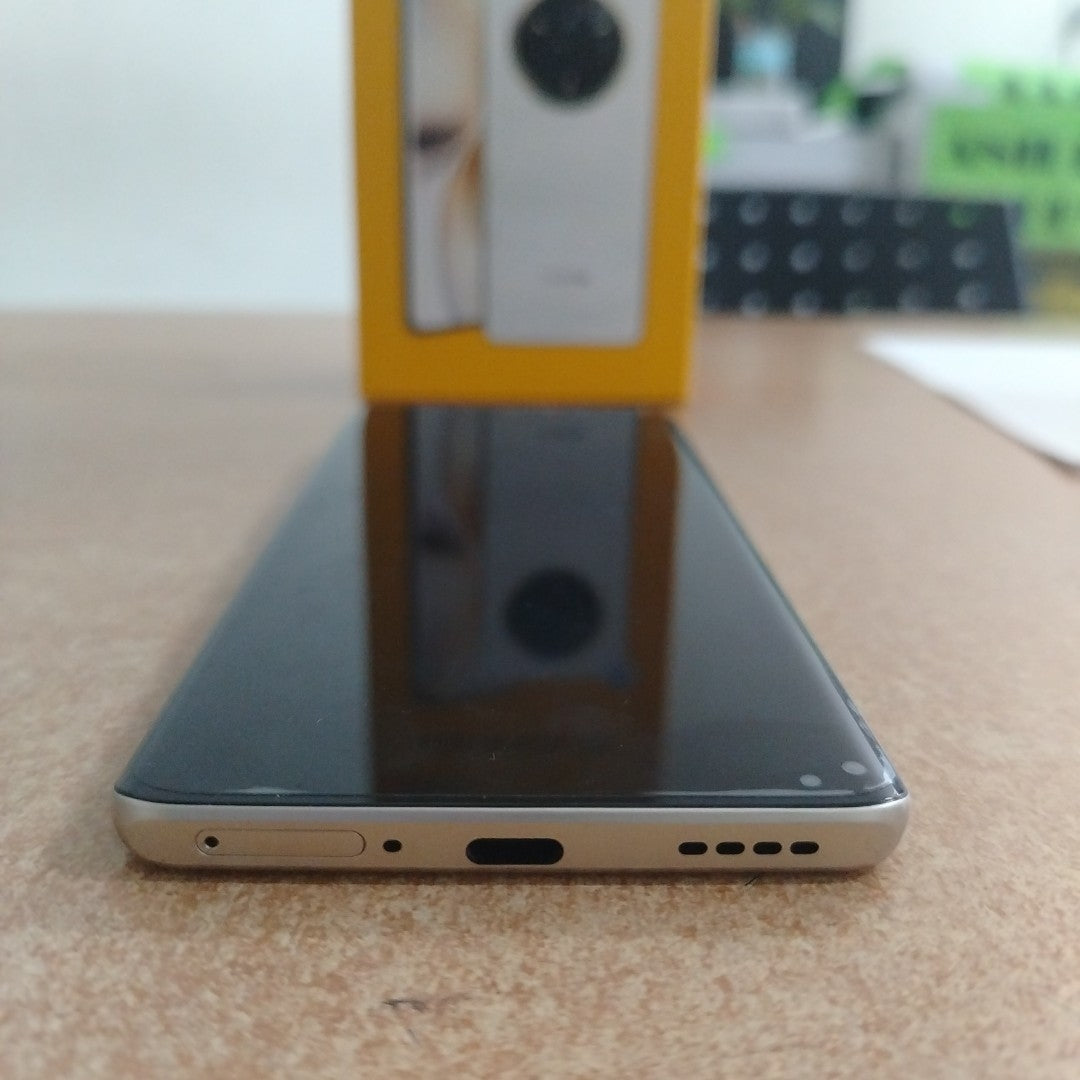 CELULAR REALME 14 PRO 5G RMX5056 (2025) 256 GB 8 GB RAM (SEMINUEVO)