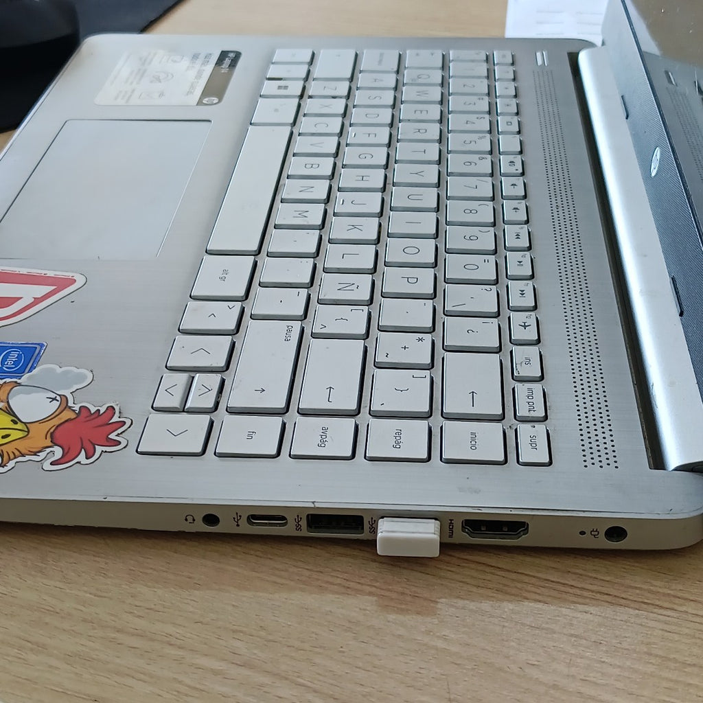 LAPTOP HP 14-DQ0527LA (2023) 256 GB SSD 8 GB RAM (SEMINUEVO)