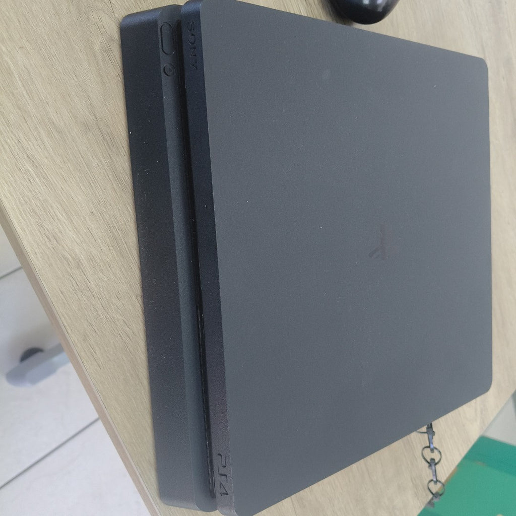 CONSOLA DE VIDEOJUEGO SONY PS4 SLIM 1 TB (SEMINUEVO)