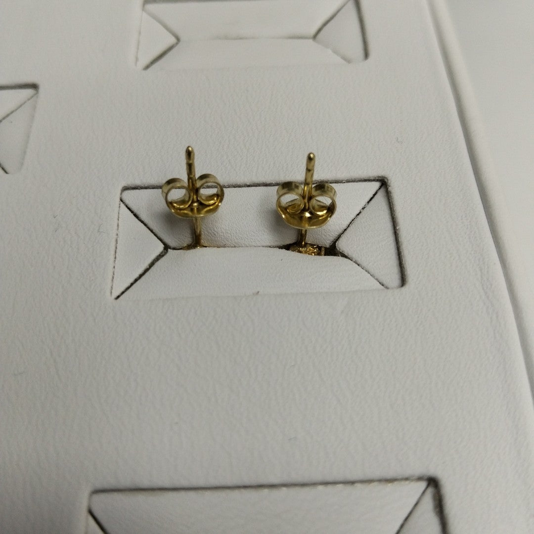 10024BRO00000B1081 FRD6 BROQUEL DE TRIANGULO CON CIRCONIA PEQUEÑA ORO 14K 1.1GRS (NUEVO)