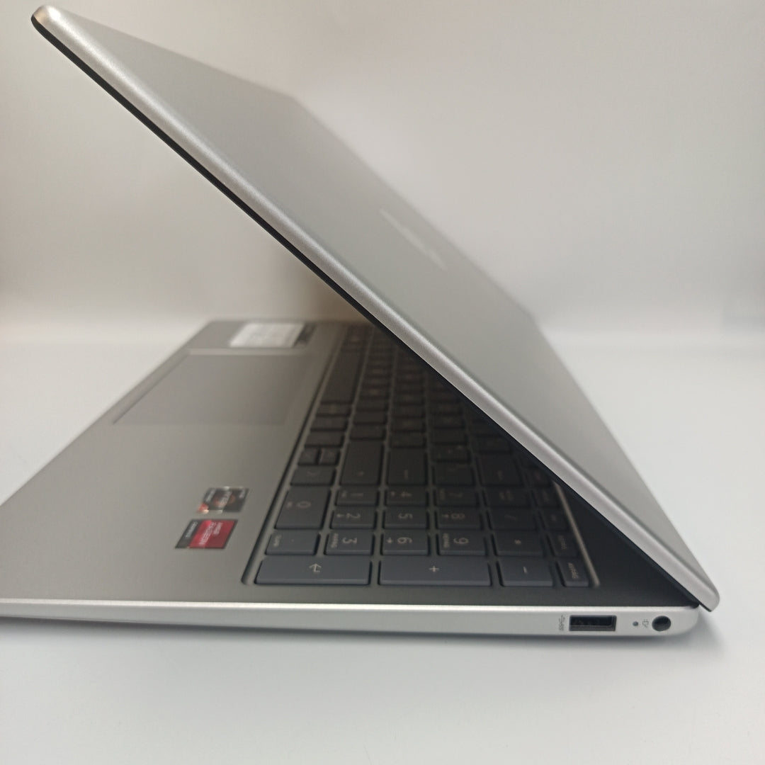 LAPTOP HP 15-FC0081LA (2025) 512 GB SSD 8 GB RAM (SEMINUEVO)