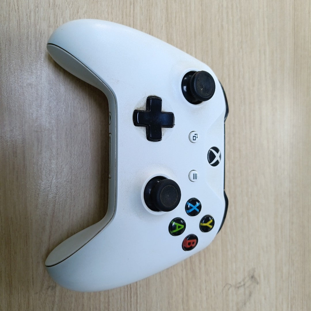 CONSOLA DE VIDEOJUEGO MICROSOFT XBOX ONE S 500 GB  (SEMINUEVO)