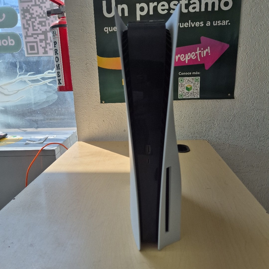 CONSOLA DE VIDEOJUEGO SONY PS5 825 SSD (SEMINUEVO)