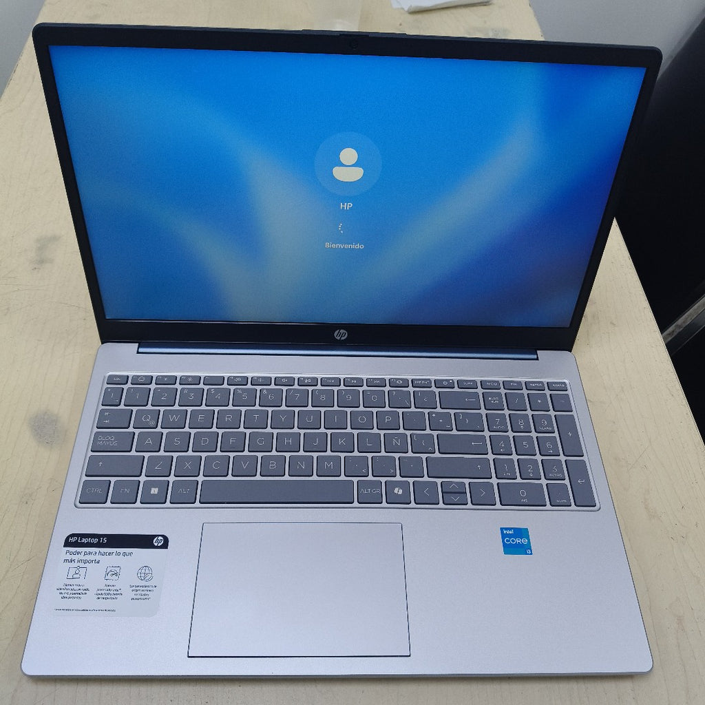 LAPTOP HP 15-FD0231LA (2025) 512 GB SSD 8 GB RAM (SEMINUEVO)