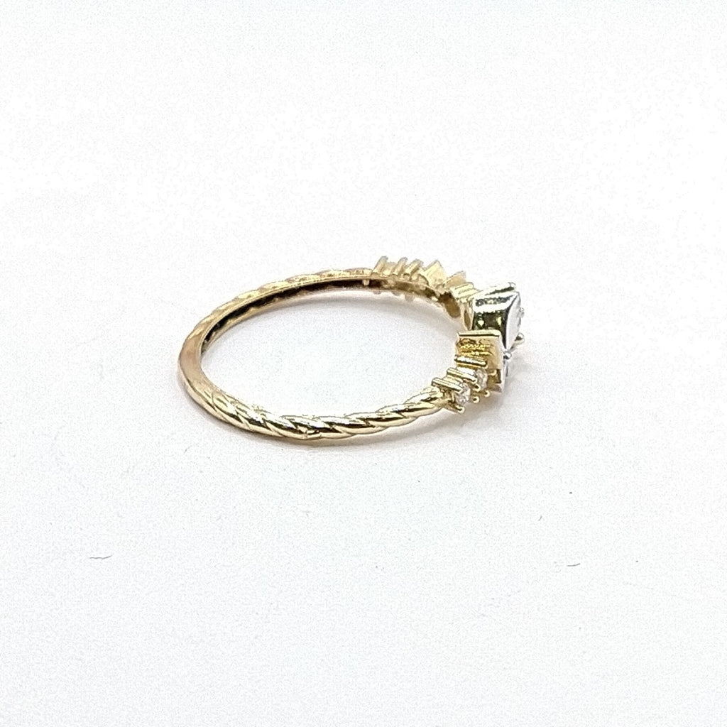 ANILLITO. ORO. 10 K 1.4 GRMS (SEMINUEVO)