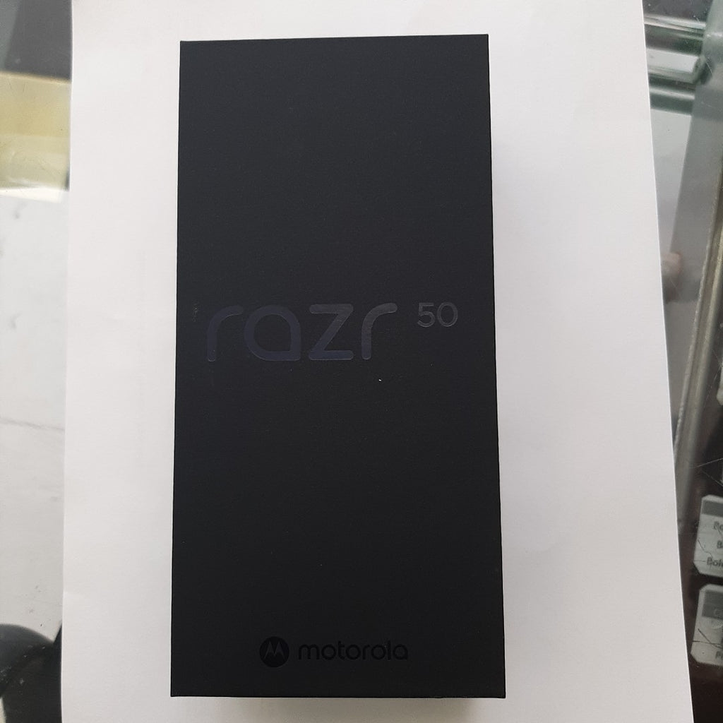 CELULAR MOTOROLA RAZR 50 5G XT2453-1 512 GB 12 GB RAM (SEMINUEVO)