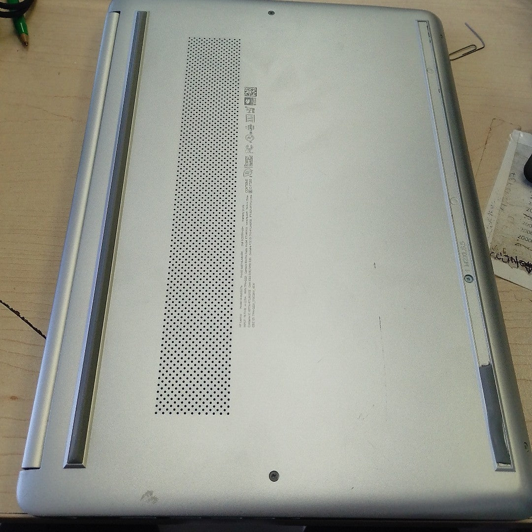 LAPTOP HP 14-DQ0527LA (2024) 256 GB SSD 8 GB RAM (SEMINUEVO)