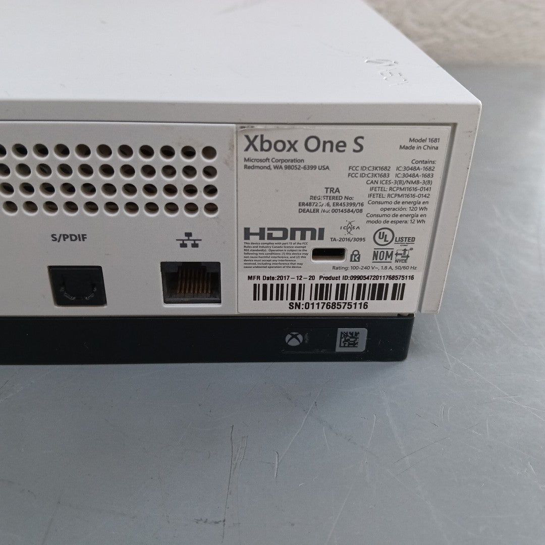 CONSOLA DE VIDEOJUEGO MICROSOFT XBOX ONE S 1 TB (SEMINUEVO)