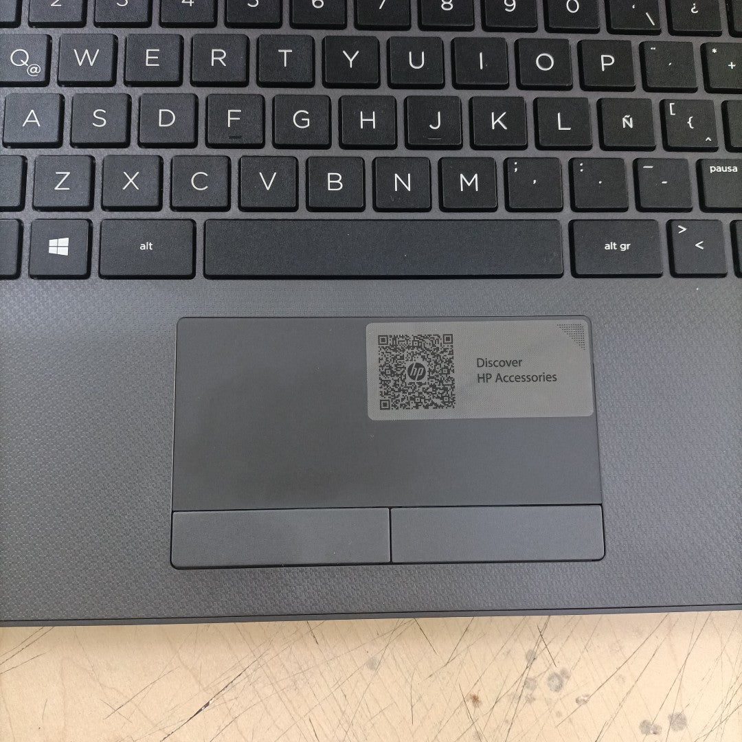 LAPTOP HP 245 G8 (2022) 256 GB SSD 8 GB RAM (SEMINUEVO)