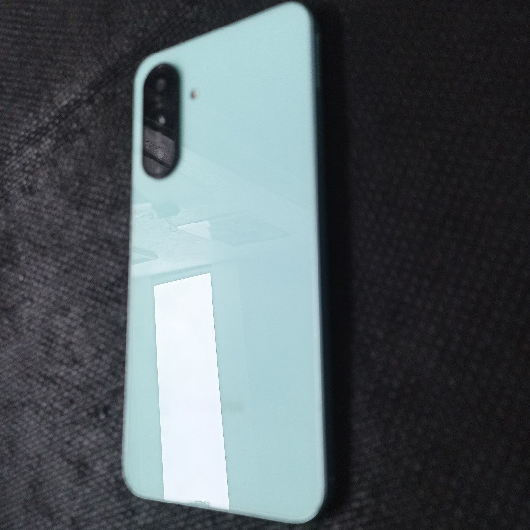 CELULAR SAMSUNG GALAXY A26 5G SM-A266M (2025) 128 GB 6 GB RAM (SEMINUEVO)