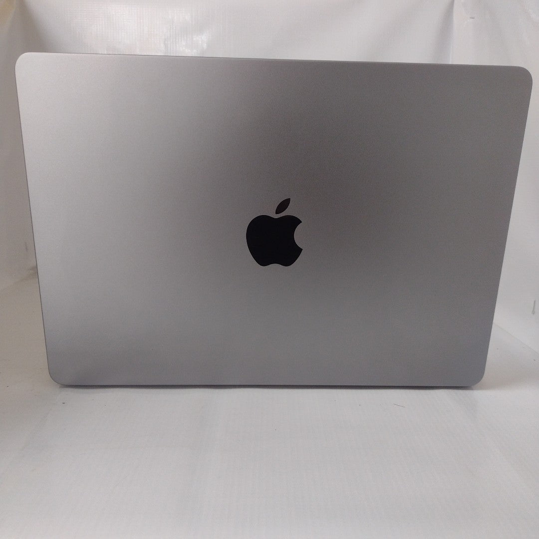 LAPTOP APPLE MACBOOK AIR 13" 2022 3.49 A2681 (8 CPU/8 GPU) 256 GB SSD 8 GB RAM (SEMINUEVO)