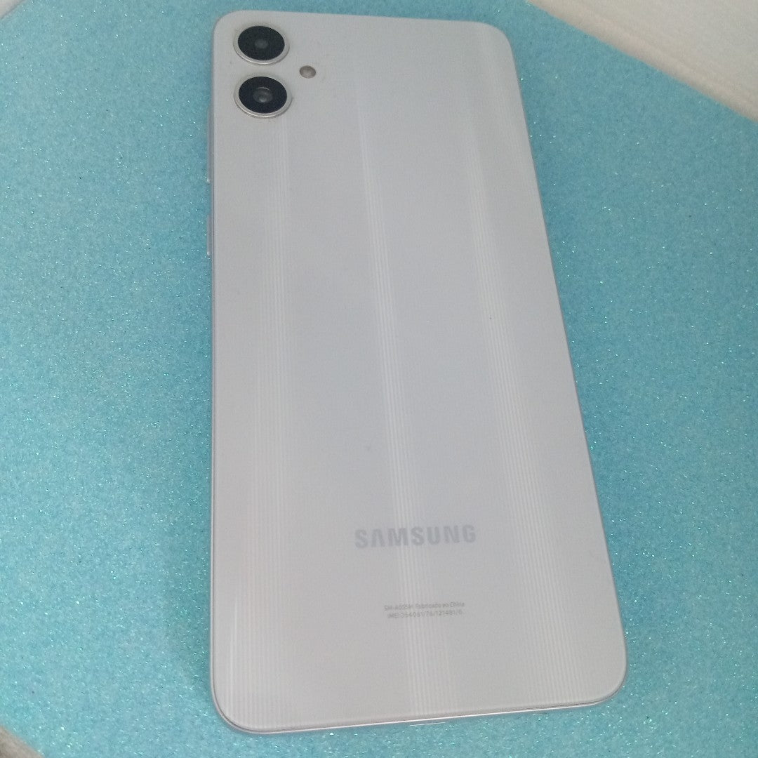 CELULAR SAMSUNG GALAXY A05 SM-A055M (2023) 64 GB 4 GB RAM (SEMINUEVO)