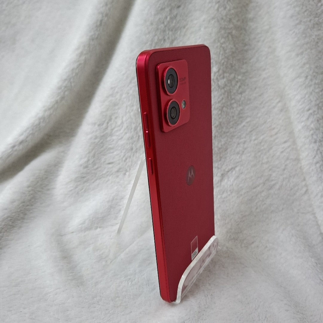 CELULAR MOTOROLA MOTO G84 XT2347-1 (2023) 256 GB 8 GB RAM (SEMINUEVO)