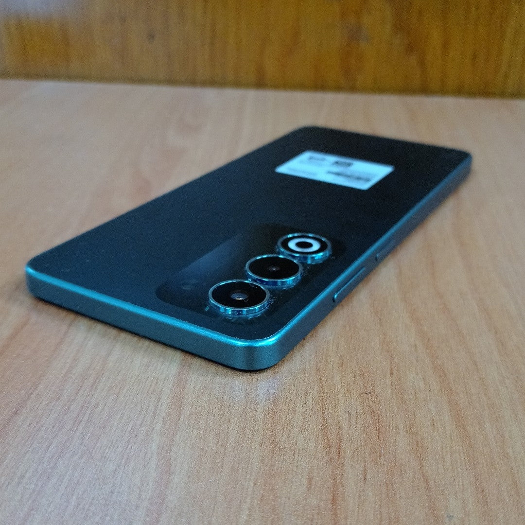 CELULAR OPPO  A5 CPH2727 (2025) 256 GB 4 GB RAM (SEMINUEVO)