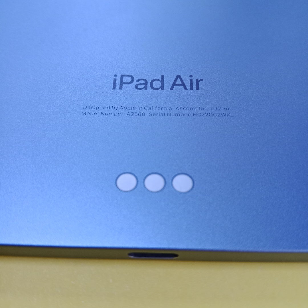 TABLETA APPLE IPAD AIR 5 A2588 64 GB 8 GB RAM (SEMINUEVO)