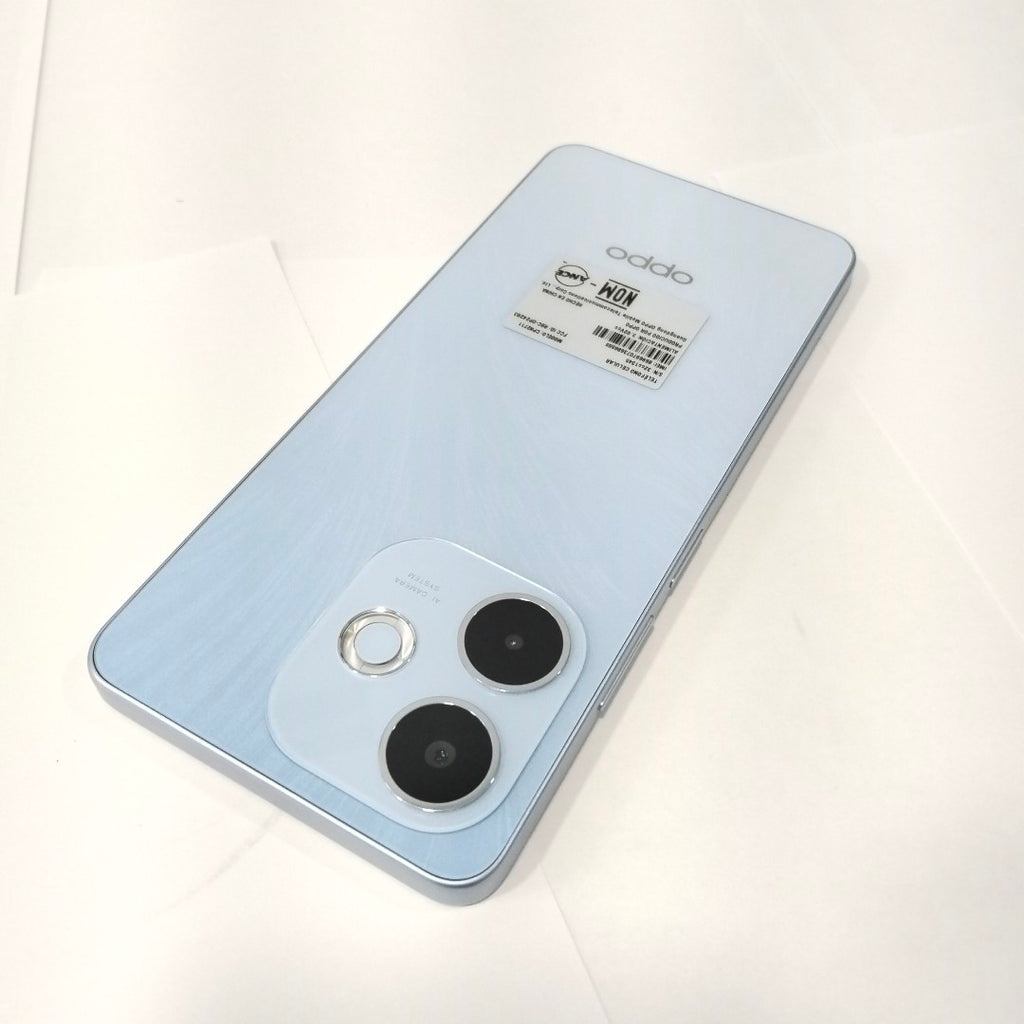 CELULAR OPPO  A5 PRO CPH2711 (2025) 256 GB 8 GB RAM (SEMINUEVO)