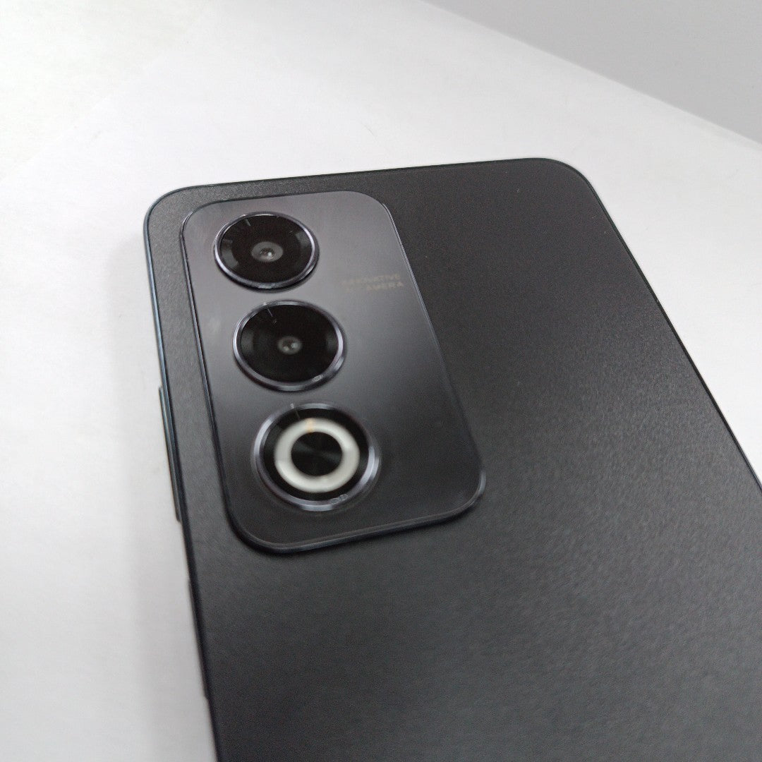 CELULAR OPPO  A80 5G CPH2639 (2024) 256 GB 8 GB RAM (SEMINUEVO)